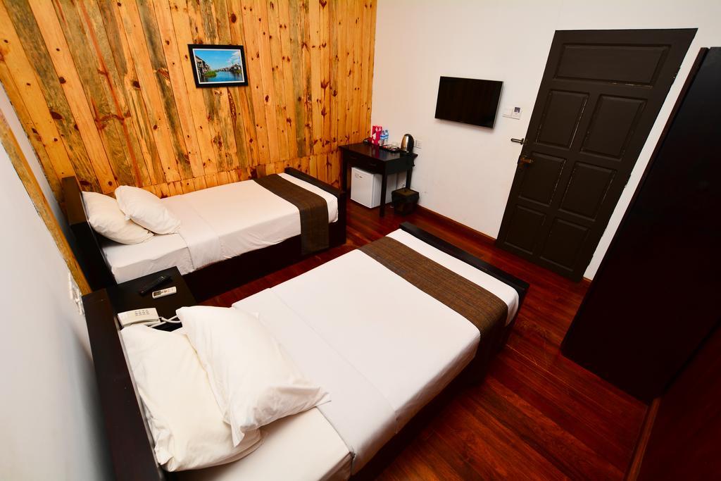The Manor Hotel Nyaung Shwe Ngoại thất bức ảnh