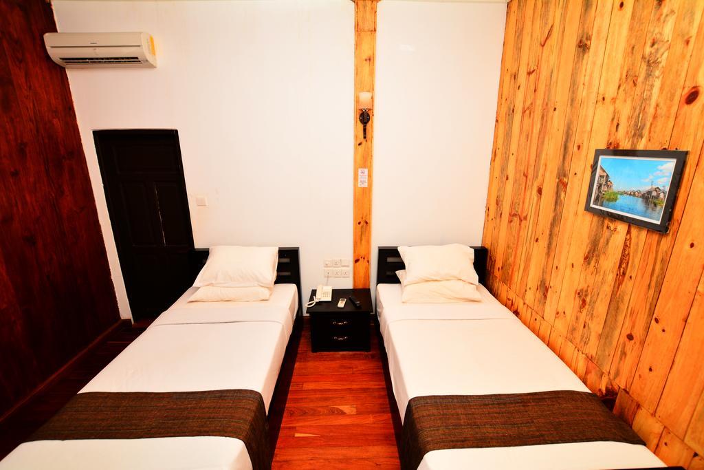 The Manor Hotel Nyaung Shwe Ngoại thất bức ảnh