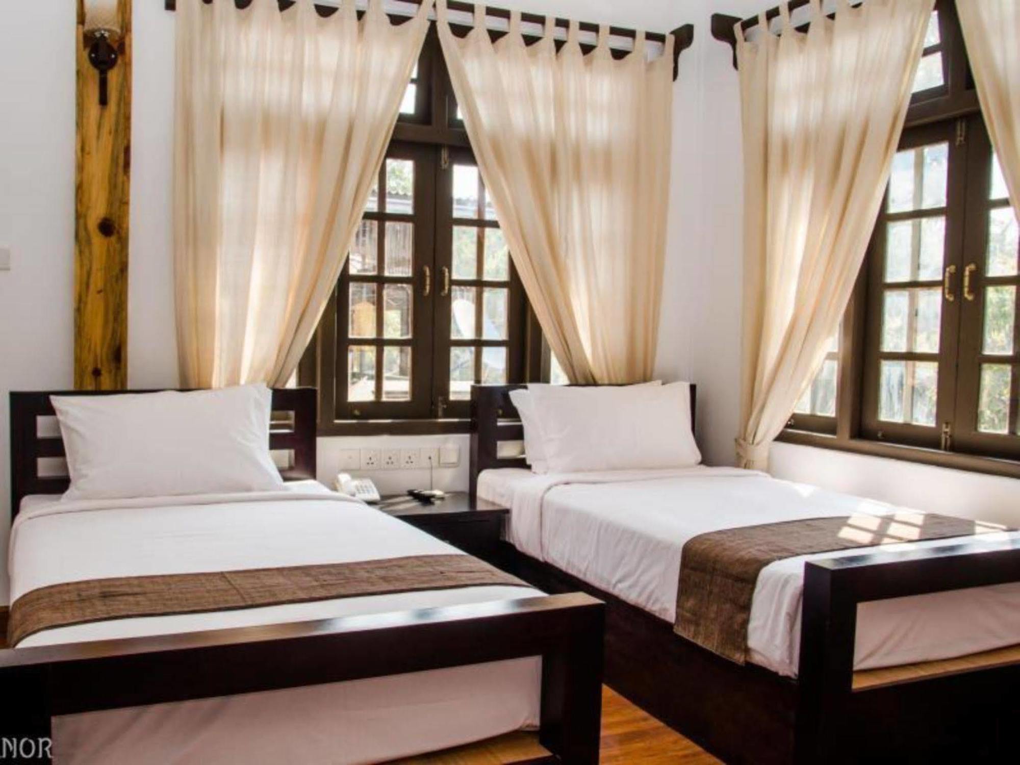 The Manor Hotel Nyaung Shwe Ngoại thất bức ảnh