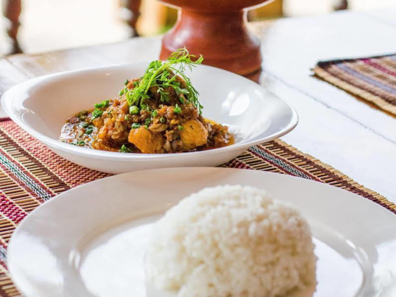 The Manor Hotel Nyaung Shwe Ngoại thất bức ảnh